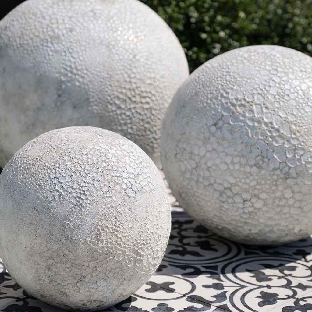Angkor Spheres - Set of 3 in Volcanic White - Outdoorartpross