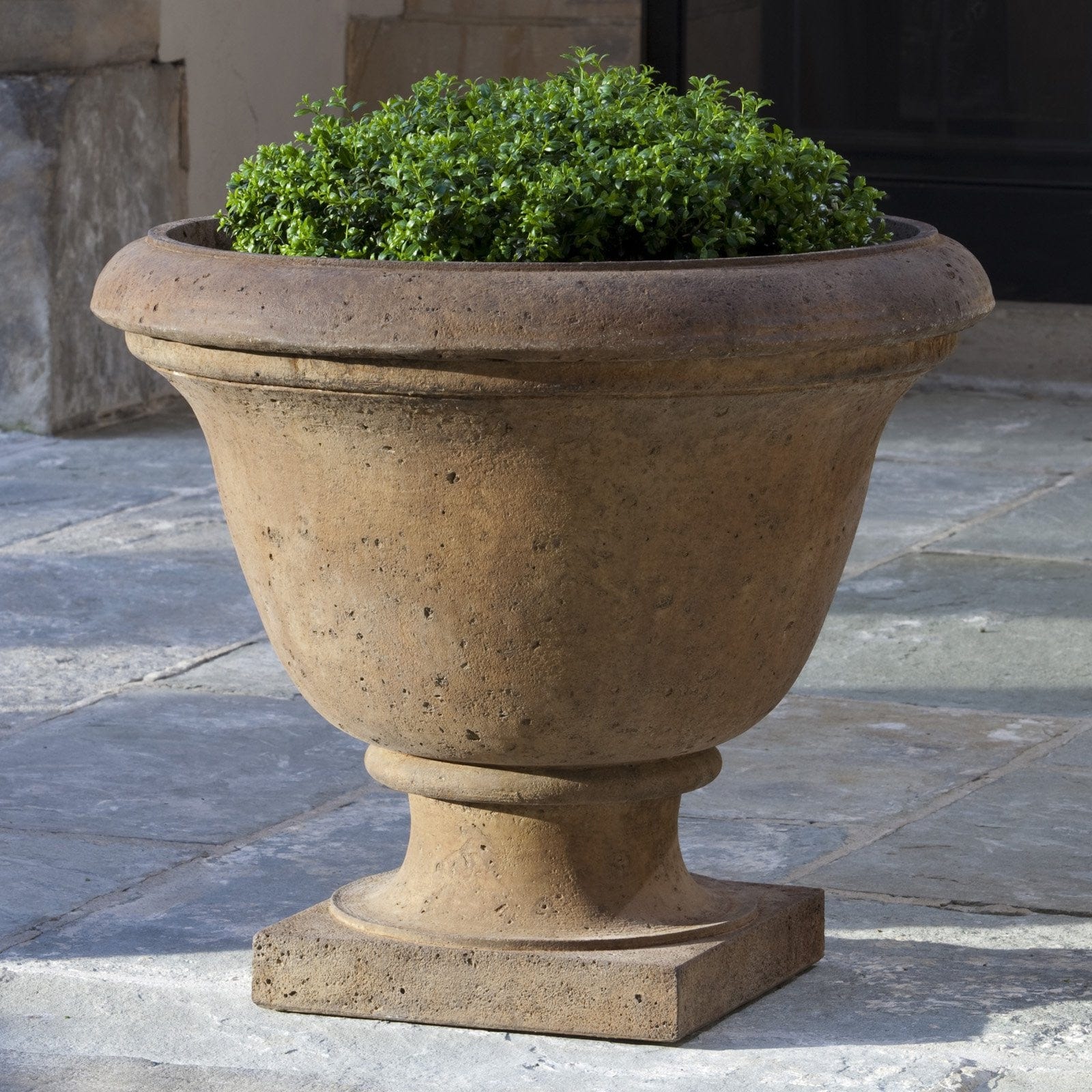 Rustic Greenwich Urn Garden Planter - Outdoorartpross